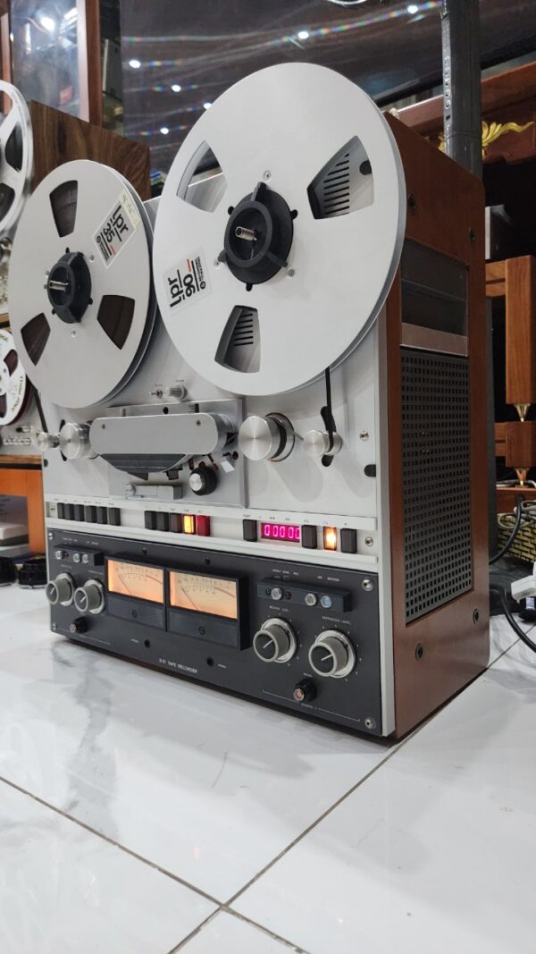 Studer B67 MK2 từ bướm